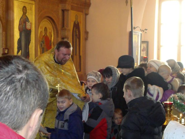 Литургия для детей в Казанском храме г. Рудня